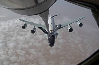 Самолет-разведчик США пролетел вдоль линии разграничения в Донбассе