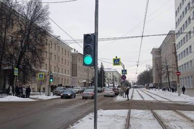 В Туле на перекрестке Болдина и Смидович установили новый светофор