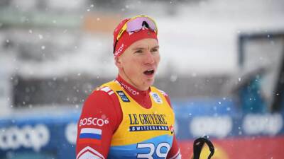 Бородавко назвал заслуженным серебро Большунова в гонке на 15 км на «Тур де Ски»