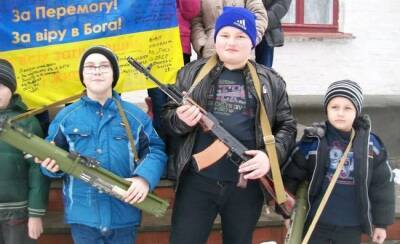 Украинский политолог допустил участие подростков в войне с Россией