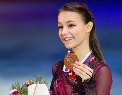 Плющенко о «бронзе» Щербаковой: «Четыре девочки вынесли чемпионку мира»