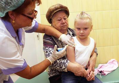 Минздрав включил детскую вакцину в новую версию рекомендаций по лечению COVID-19