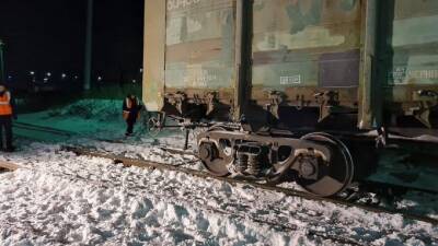 В Челябинске с рельсов сошли три вагона