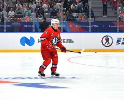 Команда Путина и Лукашенко одержала победу в товарищеском матче по хоккею в Петербурге