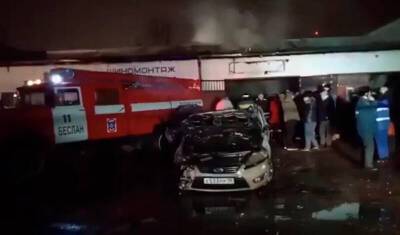 Два человека погибли при пожаре на станции техобслуживания в Северной Осетии