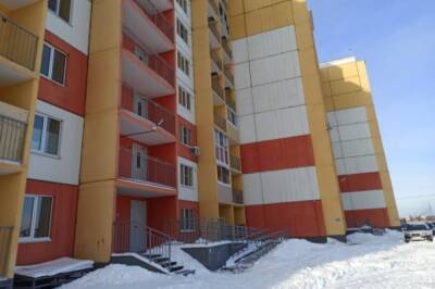 В Хабаровском крае медики продолжают получать служебные квартиры