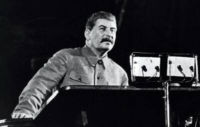 В какие сроки Сталин обещал жителям СССР разгромить Гитлера - Русская семерка