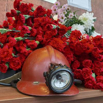 Траурные мероприятия проходят в Кузбассе в память погибших на шахте Листвяжная