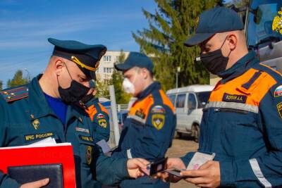 Тверской спасатель в свой выходной день вытащил мужчину из пожара