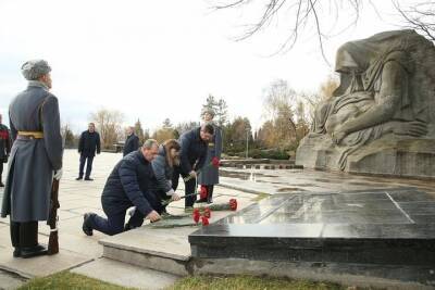 В День неизвестного солдата волгоградцы почтили память защитников Отечества