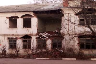 Жители Новомосковска просят снести опасные дома