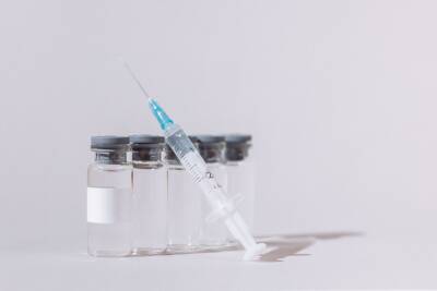 Над вакциной против штамма "омикрон" уже работают несколько стран