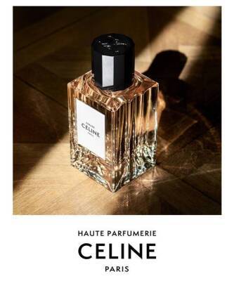 Лиса из k-pop группы BLACKPINK стала лицом первой парфюмерной коллекции Celine