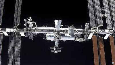 Томас Маршберн - Астронавты НАСА совершили выход в открытый космос - golos-ameriki.ru