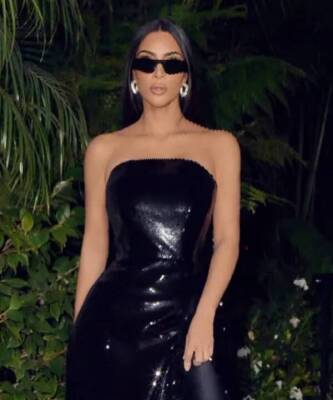 Королева ночи: Ким Кардашьян в черном тотал-луке Balenciaga
