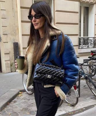 Француженка Лея Сфез нашла дубленку в стиле 90-х, которую все захотят купить этой зимой