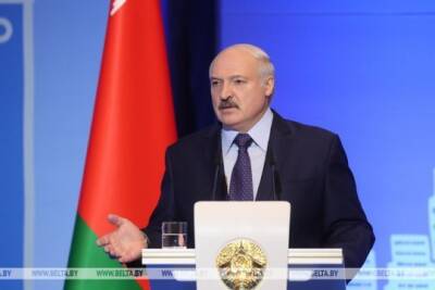 Лукашенко пообещал не вышвыривать западных дипломатов из страны из-за санкций