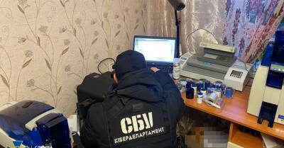 В Киеве несколько лет работал подпольный "сервисный центр МВД", выдававший техпаспорта для угнанных авто