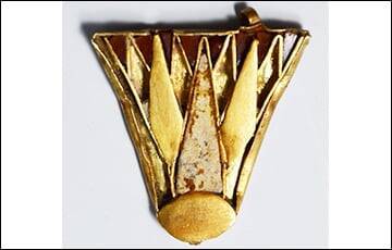 Ученые нашли на Кипре золотое украшение, которое могла бы носить Нефертити