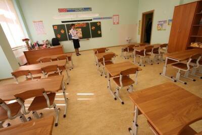 В Курганской области непривитых педагогов отстраняют от работы