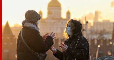 Заболеваемость коронавирусом в Москве снизилась более чем на 50%