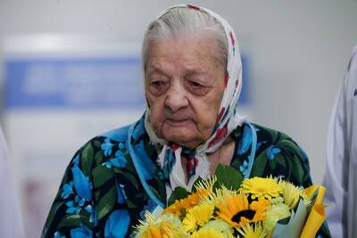 В Москве 101-летняя пациентка прошла курс реабилитации после COVID-19