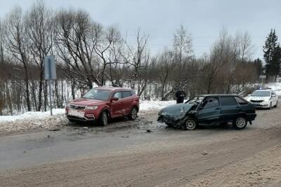 13-летняя девочка пострадала в аварии на выезде с заправки в Тверской области