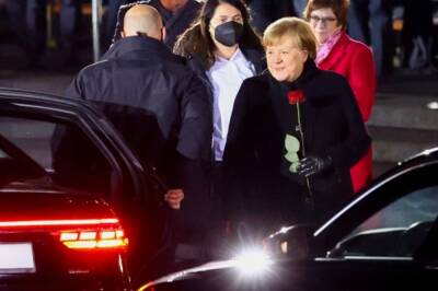 Меркель сложит обязанности канцлера Германии после избрания Шольца