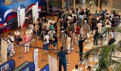 В аэропортах Египта россияне стали меньше стоять в очередях