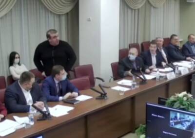 В ульяновском правительстве обсуждение закона о QR-кодах закончилось конфликтом