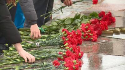 В Пензе в День неизвестного солдата возложили цветы к Вечному огню