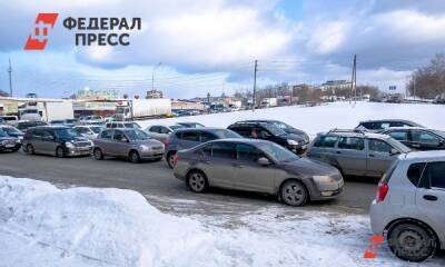 Снегопад стал причиной пятничных пробок в Калининграде
