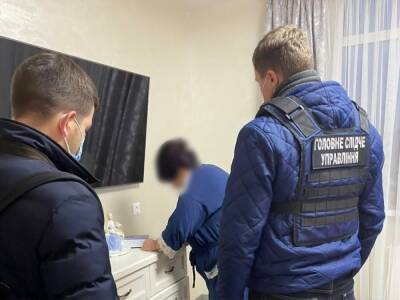Подделывала документы и присвоила более 500 тыс. грн. Полиция сообщила о подозрении киевской экс-чиновнице