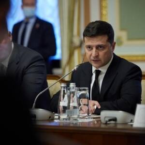 В Украине ввели санкции против еще трех компаний, владеющих оппозиционными каналами