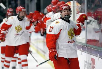 У лидера сборной России на молодежном ЧМ по хоккею выявили COVID-19