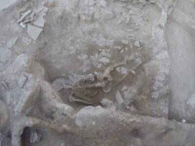 В Турции обнаружили скелет человека, который стал жертвой цунами 3600 лет назад