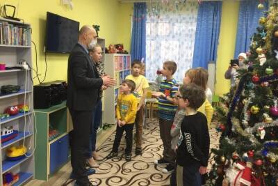 Владимир Еремин подарил детям из новгородского центра «Детство» долгожданный поход в цирк