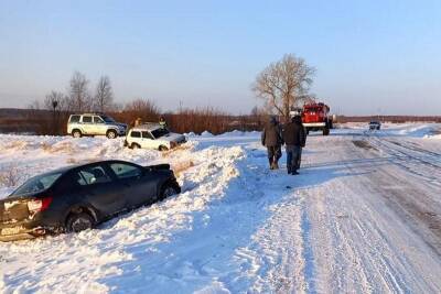 В Курганской области водитель не уступил дорогу и устроил ДТП