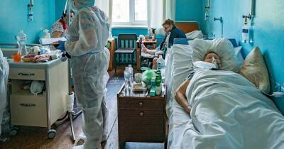 Новый год пандемии. Как украинская медицина боролась с COVID-19 в 2021 году