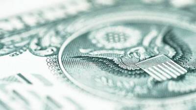 Доллар 30 декабря укрепляется на росте доходности американского госдолга
