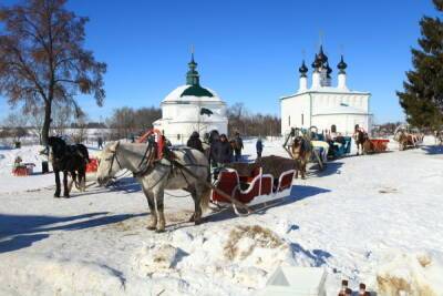 Эксперты назвали недорогие направления для новогодних поездок по России