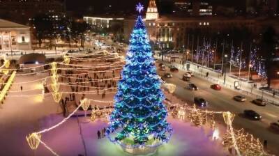 Засиявшую к Новому году главную площадь Воронежа показали с высоты