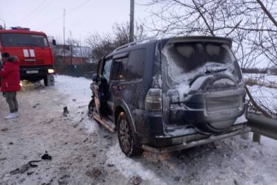 Зажатого после ДТП в Ниве водителя вызволяли белгородские спасатели