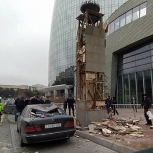 В результате взрыва в Баку пострадали два человека. Фото