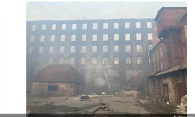 Детали здания сгоревшей фабрики «Невская мануфактура» сохранят при его восстановлении