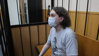 Блогеру Хованскому продлили до февраля запрет на определённые действия