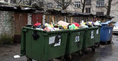 В 2022 году в Риге вырастут расходы на вывоз несортированных отходов, горожан призывают сортировать мусор