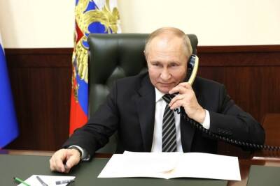 Путин подписал закон, запрещающий списывать соцвыплаты россиян за долги