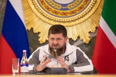 Кадыров раздал чеченским спортсменам «Мерседесы» и миллионы рублей