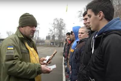 Призыв в 2022 году: когда начнется и кого из украинцев отправят в армию